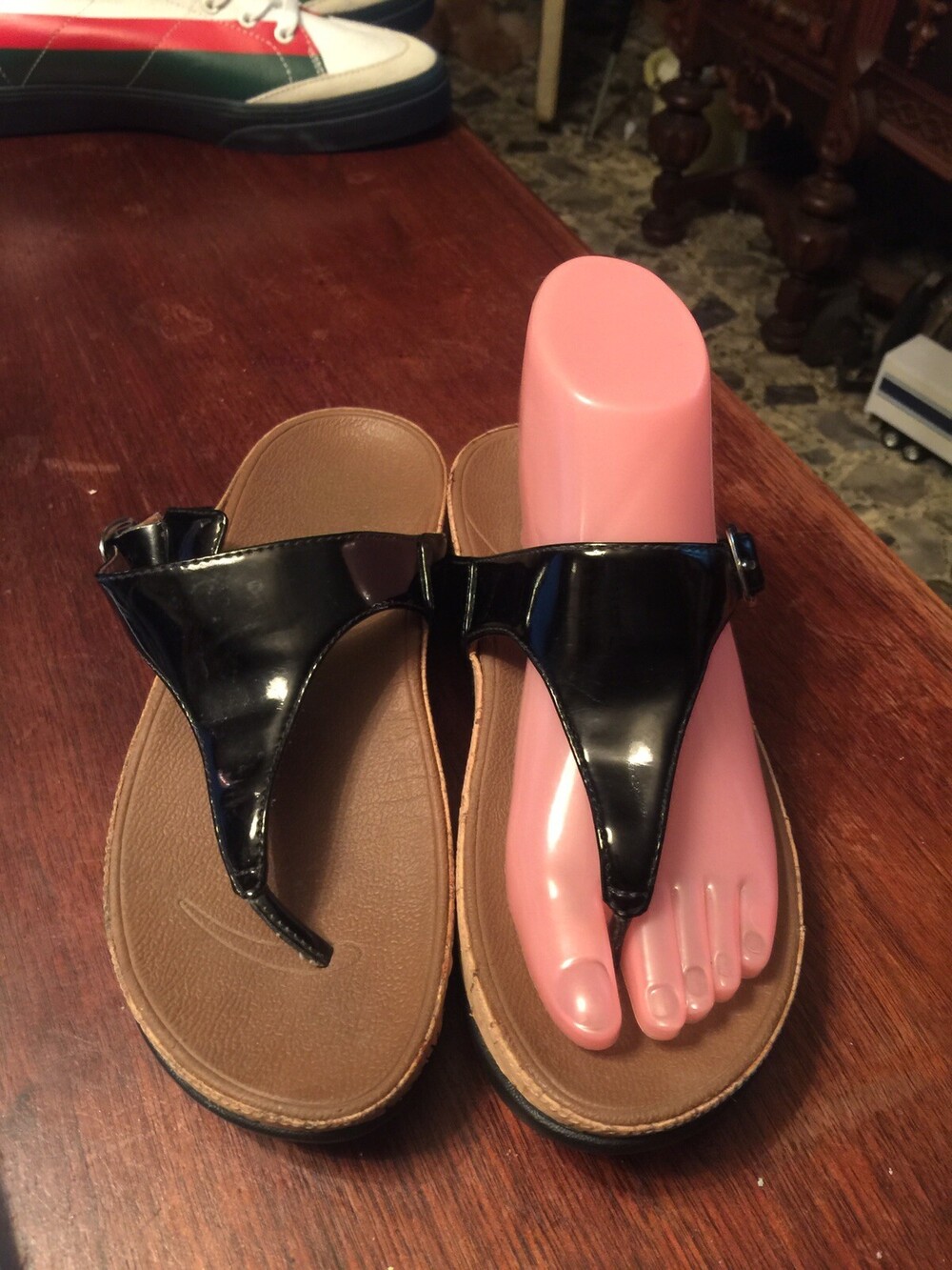 Fitflop Women's Sandal's Shoes The Skinny Size 6M Black Patent Wedge Thong